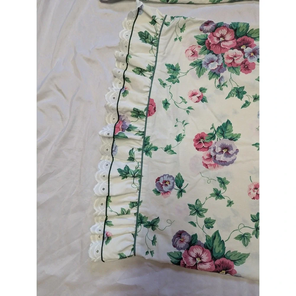 Waverly Garden Room Pretty Pansy Standard Pillowcase Eyelet Ruffles USA Set 2